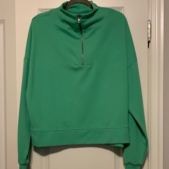 ZYIA Tops - ZYIA Active Textured Pullover, Size XL
Excellent Condition